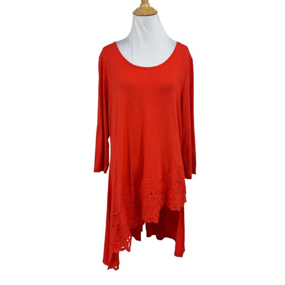 Chicos Tunic Top Womens 1 Red Lace Trim Long Sleeve Scoop Neck Asymmetrical Hem - Picture 1 of 12